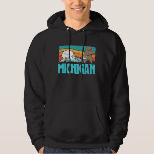 Michigan Niedlich Banjo Bear Graphic Hoodie