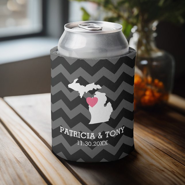 Michigan Staat Map mit benutzerdefinierten Lieben  Dosenkühler (Celebrate with a personalized can cooler - add your name or monogram. Great party favor or gift)