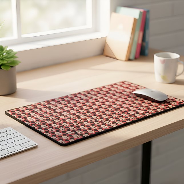 Micky Desk Mat (Créateur téléchargé)