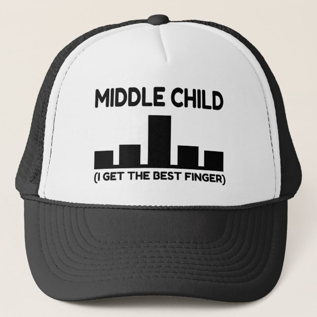 Middle Child Finger Joke Truckerkappe (Vorderseite)