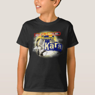 Midis avec le T-shirt noir de l'enfant de Kara