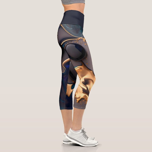 Midnight Gold Liquid Marble Capri Leggings (Rechts)