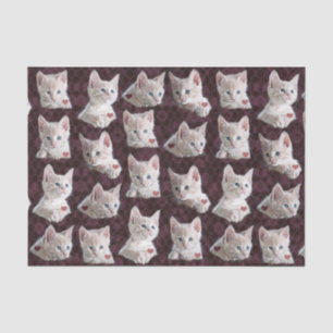 Miezekatze-Katze stellt Muster mit Herz-Bild Seidenpapier