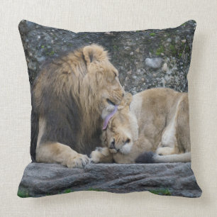 Mighty Lion Liebe Kissen