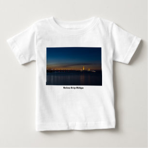 Mighty Mac am Abend Pano Baby T-shirt