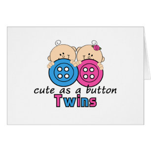 Mignon en tant qu'une fille et garçon de jumeau d