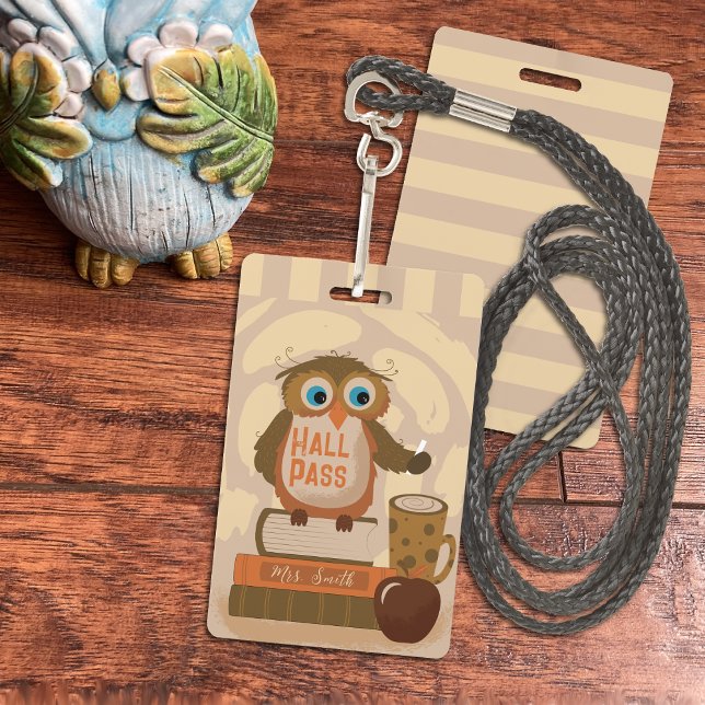 Mignonne Brown Owl Étudiant Hall Badge avec nom (Créateur téléchargé)