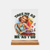 Mignonne rétro dame mot art