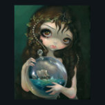 Mikrokosmos: Seascape ART PRINT Pop Surrealismus Poster<br><div class="desc">"Mikrokosmos: Seascape" ist das dritte Gemälde meiner Microcosms-Serie - das Thema Alchemischer Mikrokosmen - Miniatur-Leben und Welten, die in Gläser oder Becher hergestellt wurden. Dieses Set zeigt ein schönes Mädchen in einem sehr klassischen Stil, mit einem belüfteten Glasorb mit einer Miniatur-Segel, komplett mit Segelschiffen! Sieht aus, als würde ein Sturm...</div>