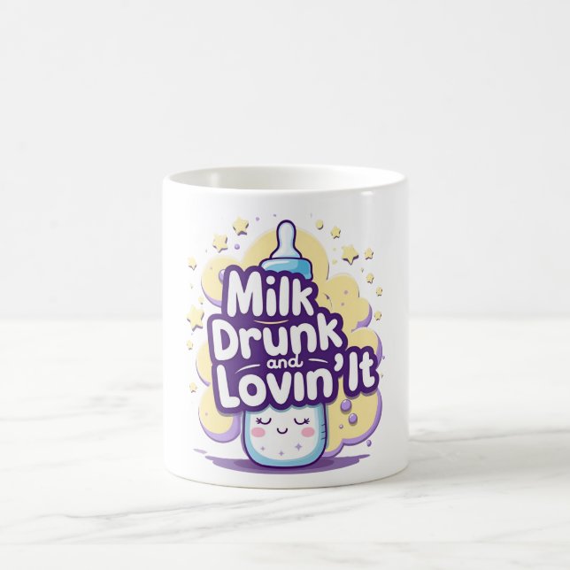 Milch Betrunken und Lovin" It - Niedliches Babyang Kaffeetasse (Mittel)