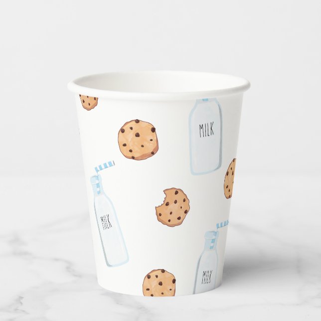 Milch und Cookies Blue Birthday Pappbecher (Vorderseite)