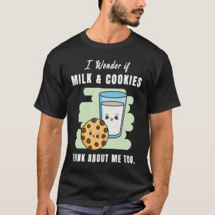 Milch und Kekse denken über mich zu grafisch T-Shirt