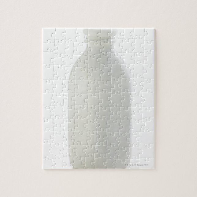 Milchflasche auf weißem Hintergrund (Vertikal)