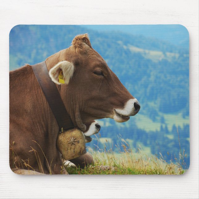Milchkuh in den Alpen Mousepad (Vorne)