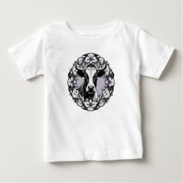 Milchkühe, umgeben von einem Keim aus Holzwolett Baby T-shirt