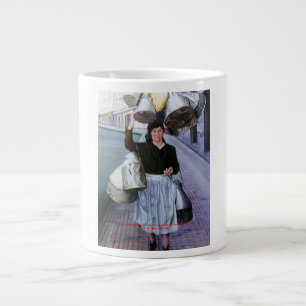 Milchmädchen mit Töpfen/Milkmaid with pots Jumbo-Tasse
