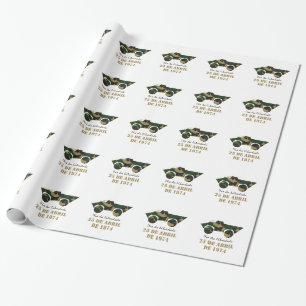 Militärfahrzeug-Symbol der Revolution vom 25. Apri Geschenkpapier