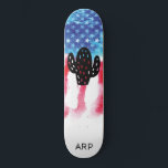 *~* Militärische CACTUS Rot-Blaue Flagge Skateboard<br><div class="desc">*Energetisch Enhanced / Imbuds WEST WESTERN CACTUS Silhouette auf amerikanischer Flagge * Patriotische amerikanische Flagge mit einer WEST WESTERN CACTUS Silhouette . . Dieses Design zeigt die US Flag American Flag auch bekannt als Old Glory und US Flagge. Dieses Watercolor American Flag Design beinhaltet die Farben Red White Blue in...</div>