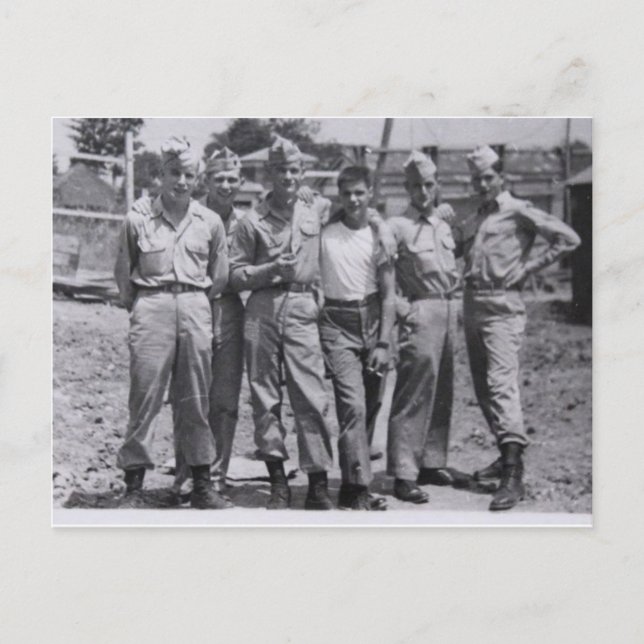 Militärische Männer spielerische Buddies heiß Postkarte (Vorderseite)
