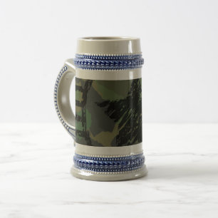 militärische Tarnung Bierglas