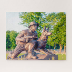Militärisches Arbeits hundedenkmal