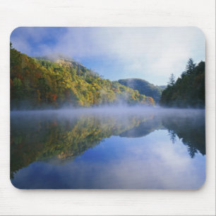 Millcreek Lake und Herbstfarben bei Sonnenaufgang, Mousepad