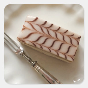 Millefeuille Sahnescheibe-Gebäck-Postkarte Quadratischer Aufkleber