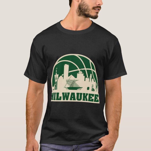 Milwaukee Basketball Milwaukee Cityscape T-Shirt (Vorderseite)