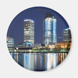 Milwaukee Skyline in der Nacht Magnet