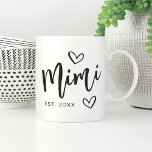 Mimi Jahr gegründete Oma Kaffeetasse<br><div class="desc">Mit diesem einfachen Design, das "Mimi" in handgezeichneten Schriftzeichen mit Herz-Akzent enthält, schaffen Sie einen süßen Sake für Oma. Personalisieren Sie mit dem Jahr, in dem sie eine Großmutter für einen niedlichen Muttertag oder eine Schwangerschaftsankündigung geworden ist.</div>