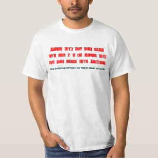 Mindestalter für Alkoholkonsum gegen Horoskope T-Shirt