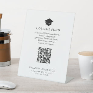 Mindestbetrag für die Uni von Graduierungsobergren Sockelschild