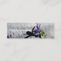 Campanules sur le mur pour le carte de visite de