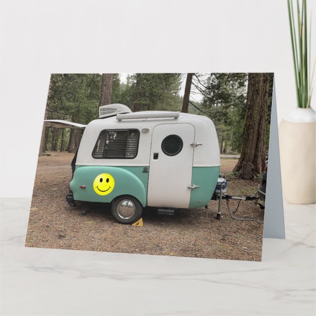 MINI CAMPER TRAILER - GLÜCKLICHE BIRTHDAKARTEN KARTE (Vorderseite)