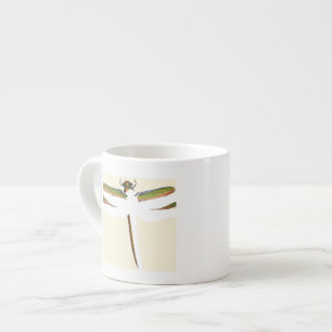 Miniaturlibelle auf weißem Hintergrund Espressotasse