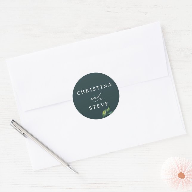 Minimal and Chic Green Wedding Runder Aufkleber (Umschlag)