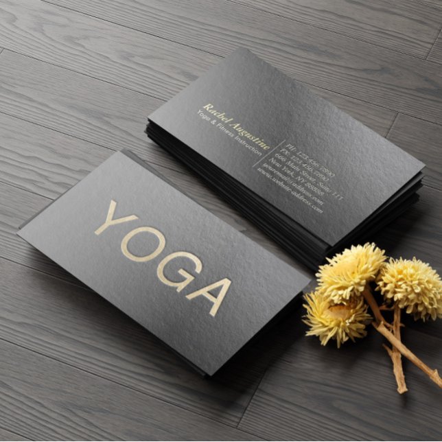 Minimal Black & Gold Embossed Text Yoga Instructor Visitenkarte (Von Creator hochgeladen)