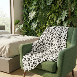 Minimal Black & White Snow Leopard Inspired Print Fleecedecke