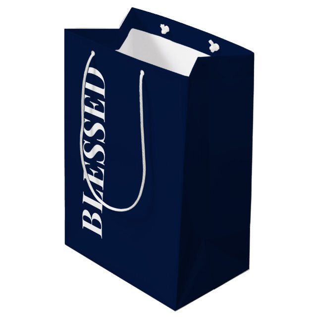 Minimal BLESSED | Navy Blue Holiday Mittlere Geschenktüte (Rückseite Schrägansicht)
