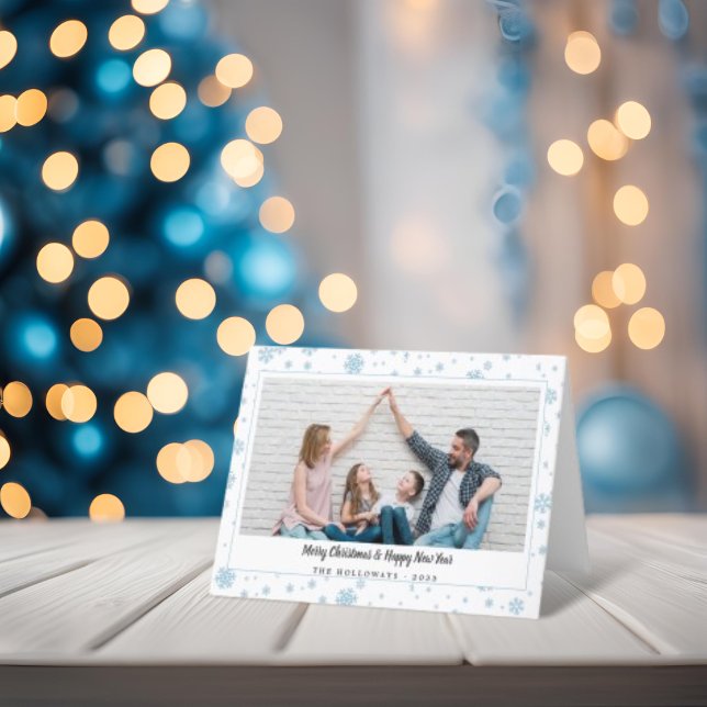 Minimal Blue Snowflakes Weihnachtsfotokarte Feiertagskarte (Modern Blue Snowflake Holiday Photo Card)