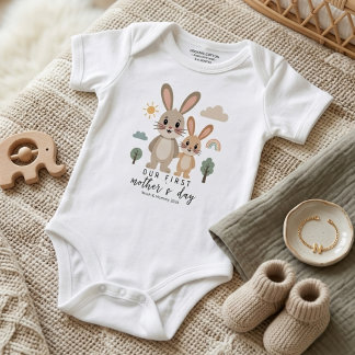 Minimal Bunny Mom Baby First Mothers Day Design Strampler