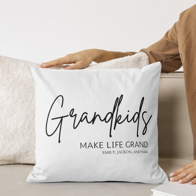 Minimal Chic Grandkids macht Leben großartig Kissen (Von Creator hochgeladen)