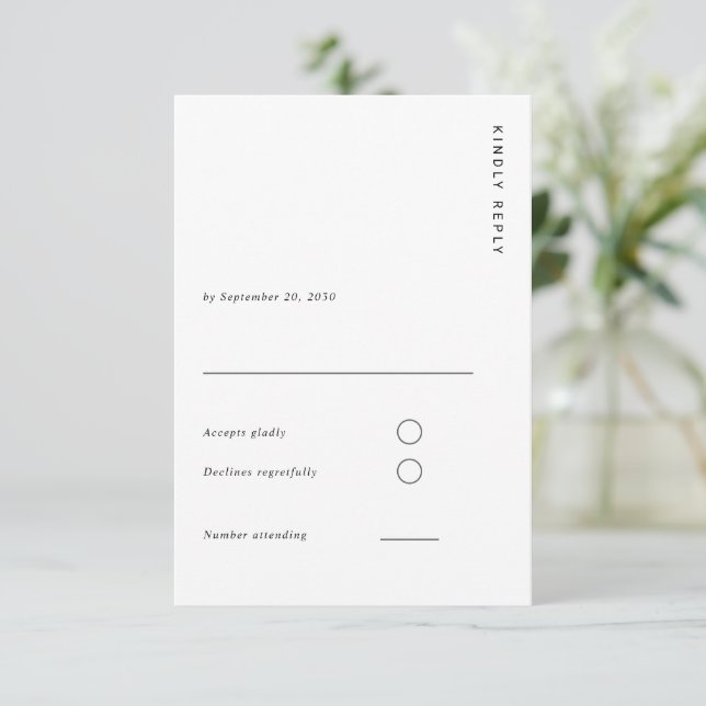 Minimal & Chic White Modern Simple Wedding RSVP Karte (Stehend Vorderseite)