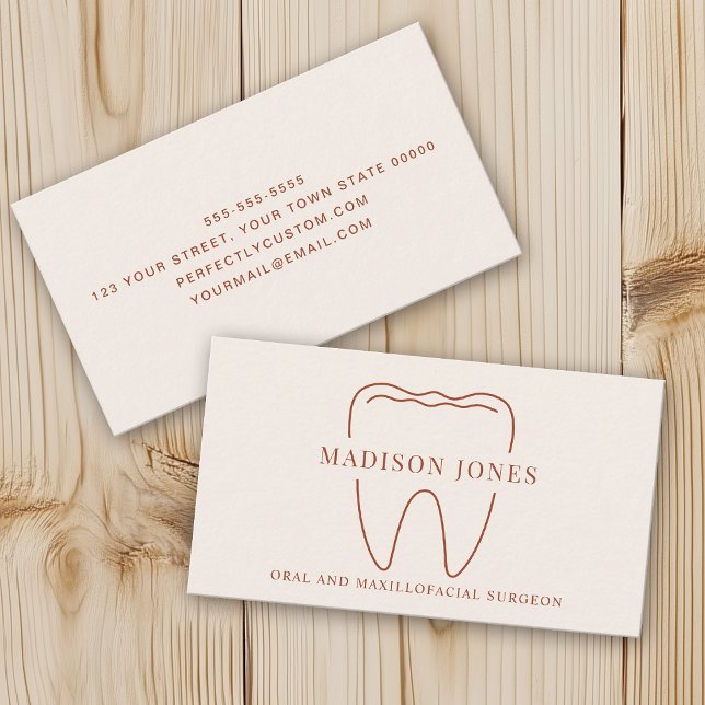 Minimal Classy Terracotta Dentist Logo Modern Visitenkarte (Von Creator hochgeladen)