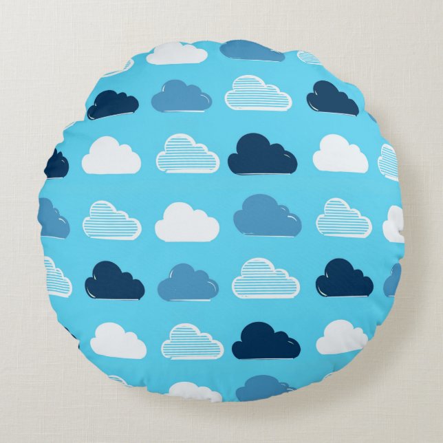 Minimal Clouds Pattern – Blue Sky Vibes Rundes Kissen (Vorderseite)