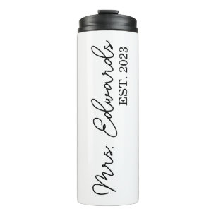 Minimal Cursive Frau Custom Nachname Hochzeitsgesc Thermosbecher