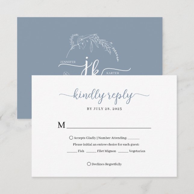 Minimal Dusty Blue Floral Monogram Wedding RSVP Karte (Vorne/Hinten)