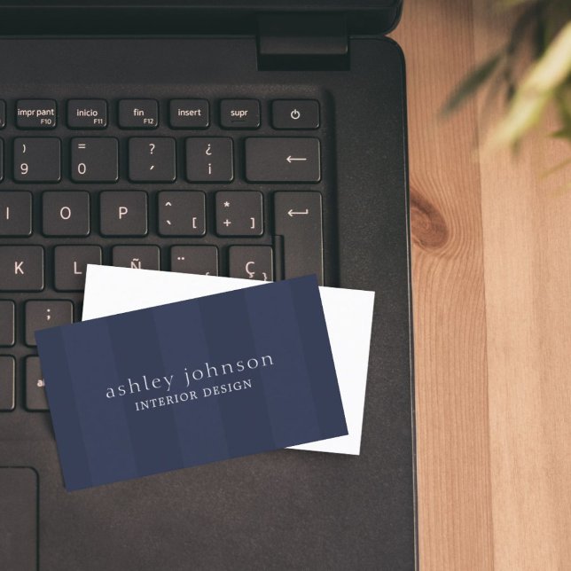 Minimal Elegant Blue Stripes Interieur Bus Visitenkarte (Von Creator hochgeladen)