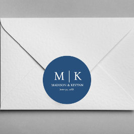 Minimal & elegant Blue & White Monogram Wedding Runder Aufkleber