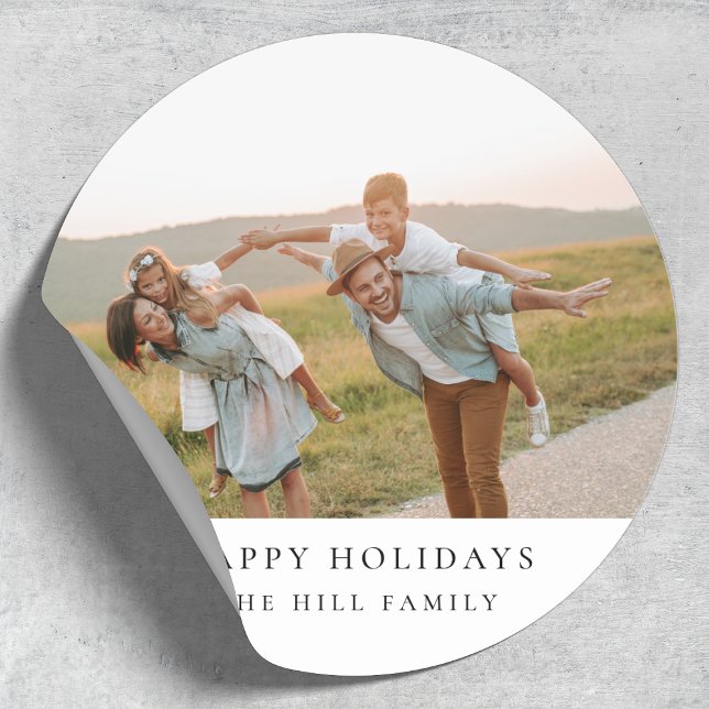 Minimal Elegant Einfach | Foto der Weihnachtsfamil Runder Aufkleber (Happy holidays festival label design with your family photograph)